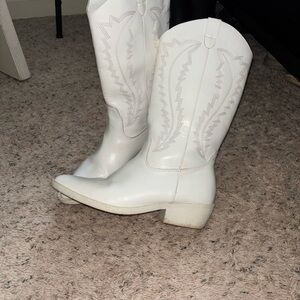 White Western-Style Women's Boots